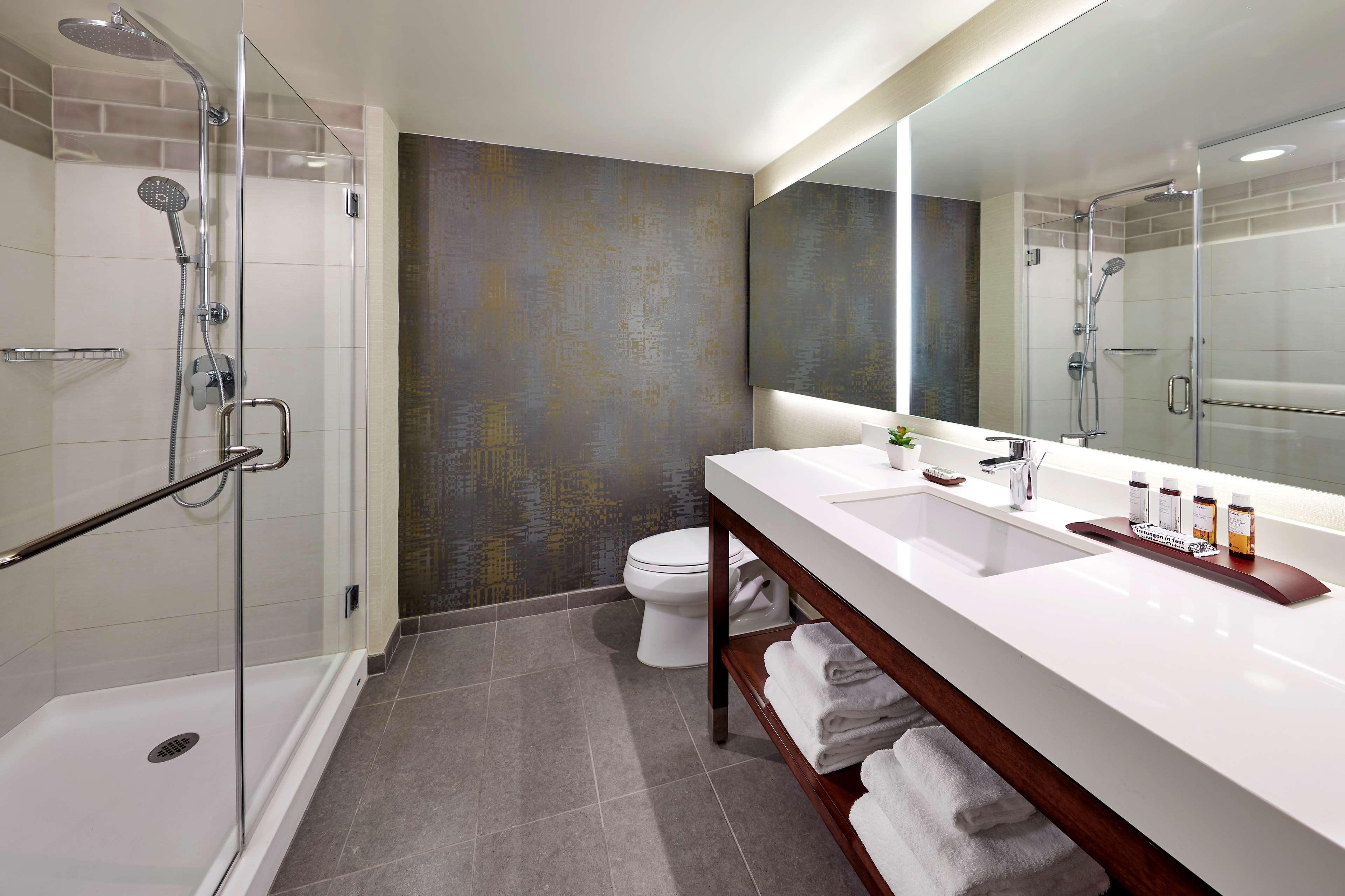 Hilton Garden Old Town/sea World Area